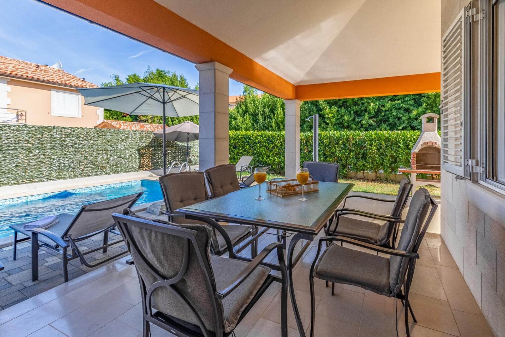Lotus With Pool And Jacuzzi Villa