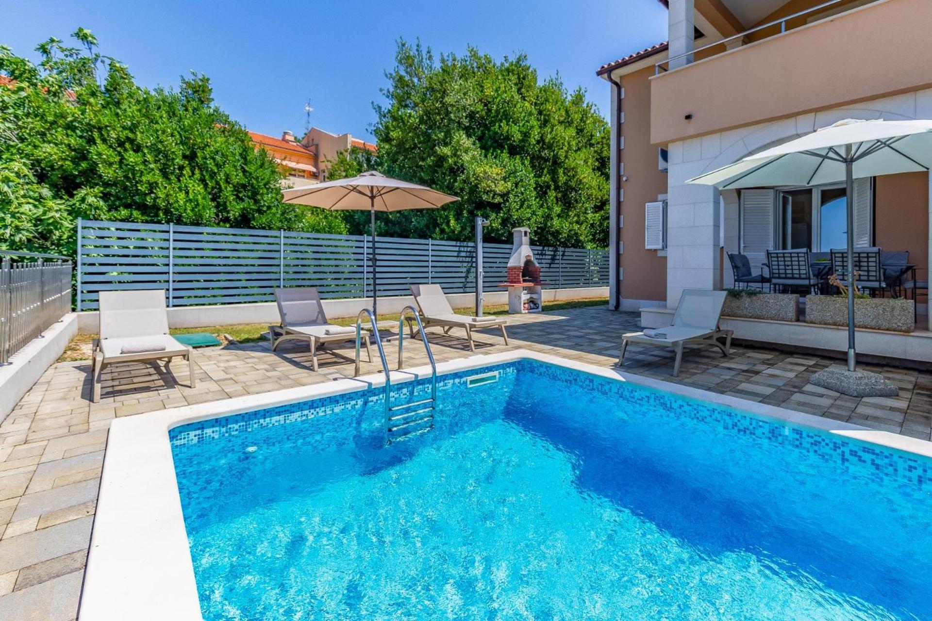Lotus With Pool And Jacuzzi Villa
