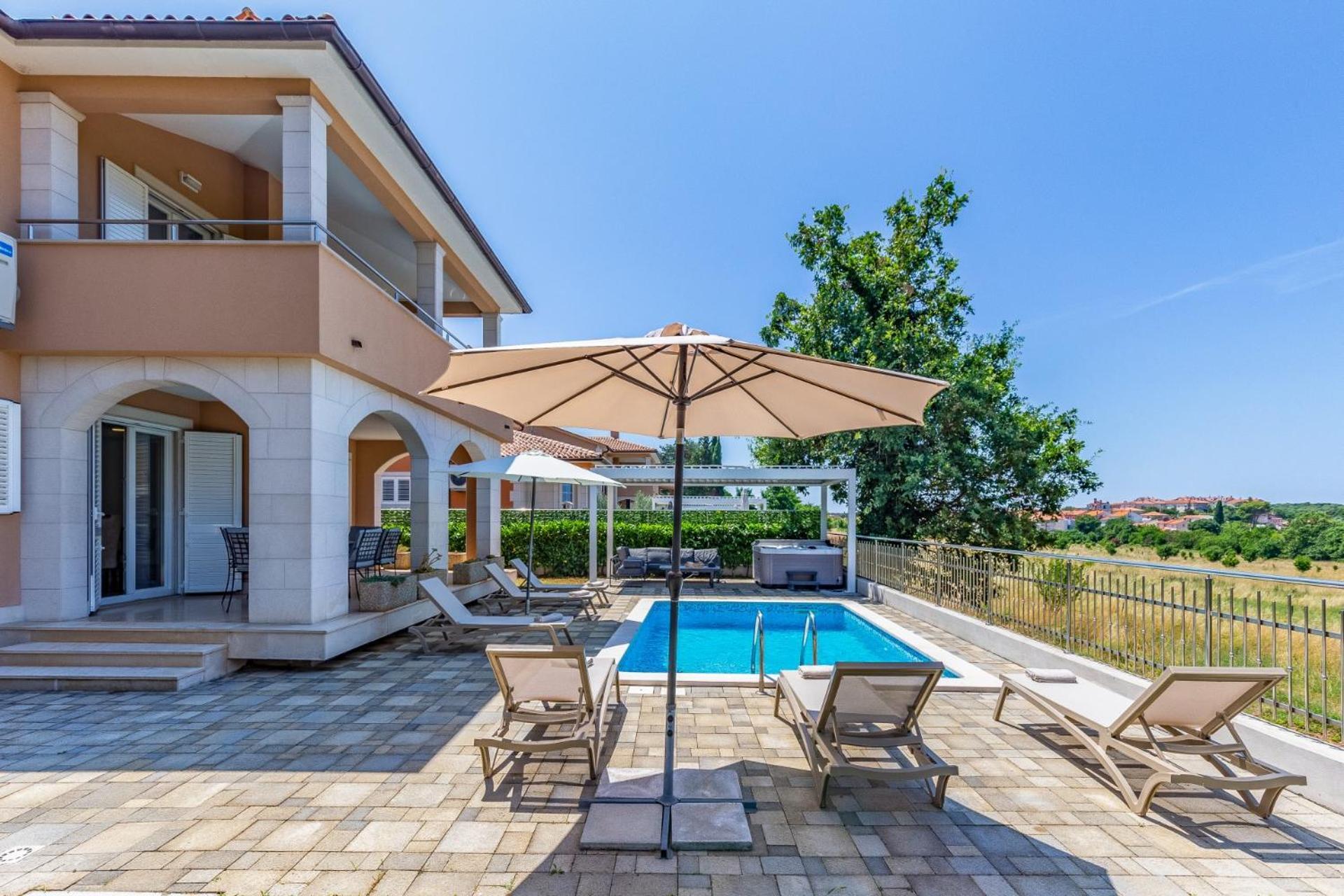 Villa Lotus With Pool And Jacuzzi *
