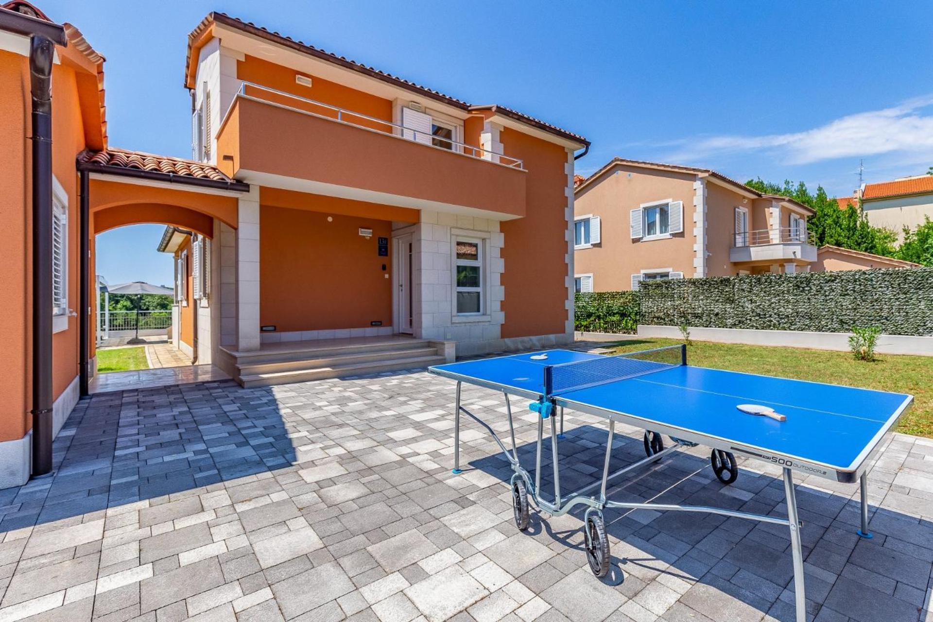 Lotus With Pool And Jacuzzi Villa *