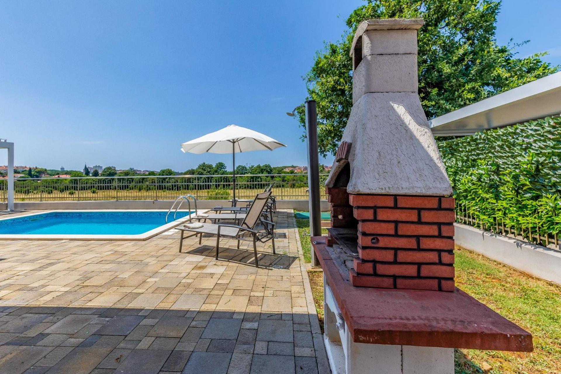 Lotus With Pool And Jacuzzi Villa *
