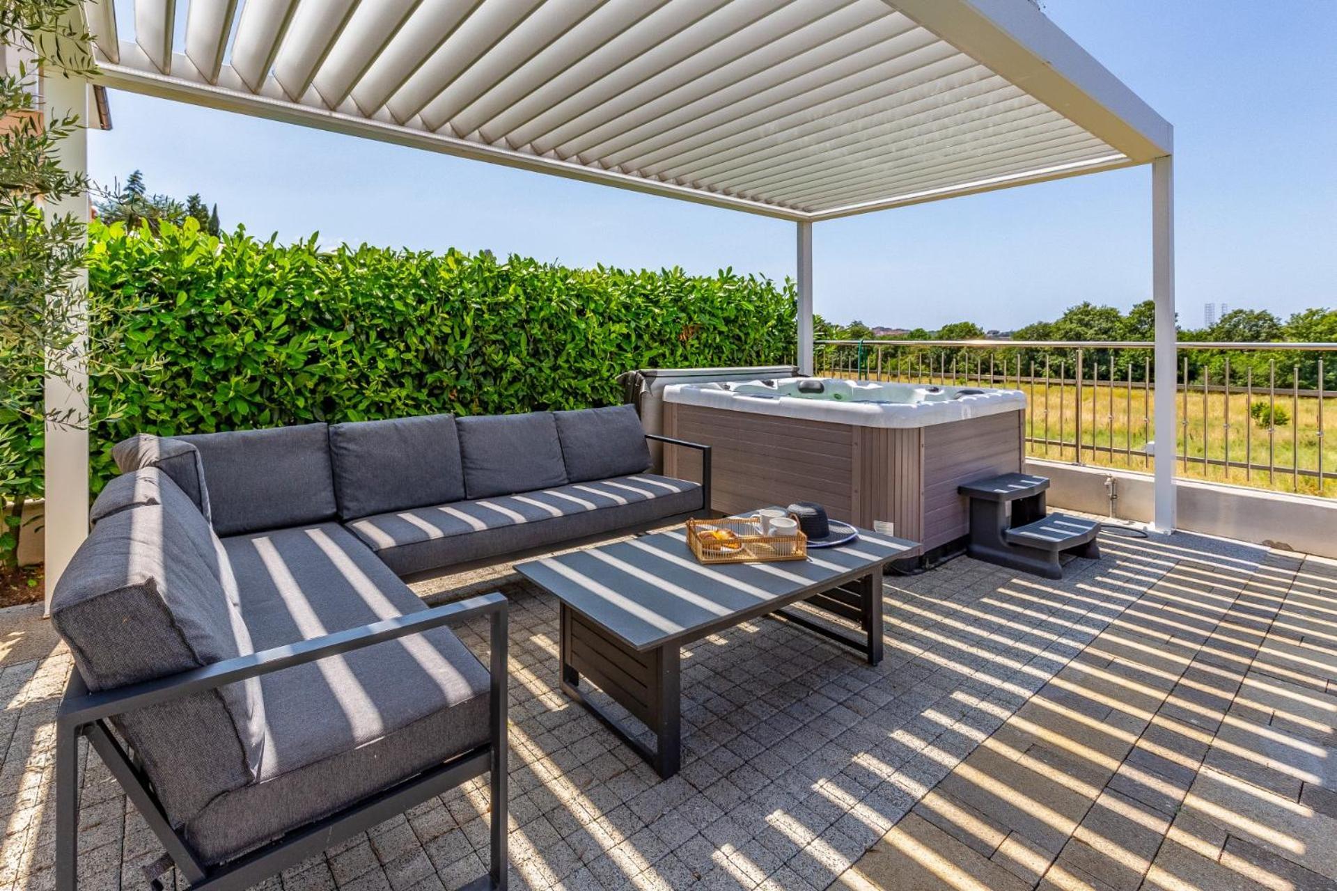 Lotus With Pool And Jacuzzi Villa Pula